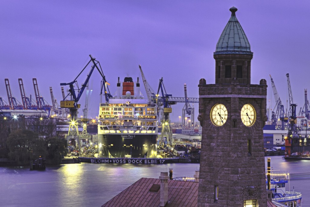 Hamburg - Queen Mary 2